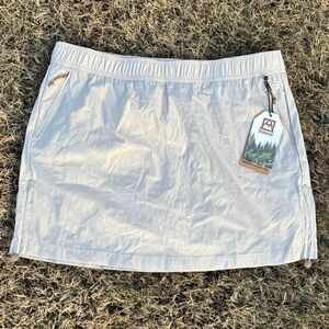 NWT Avalanche kaki / light tan hiking skort / mini skirt, lightweight